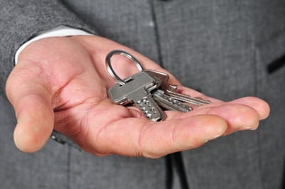 Hand Holding Key - Home Loans in Alice Springs, NT